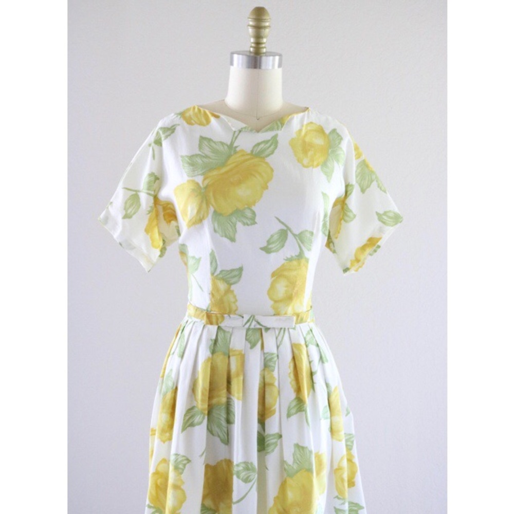 1950s Yellow Floral Vintage Dress - Picture 3 of 6